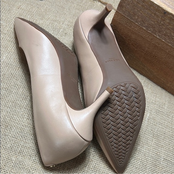 🥶🔥Cole Haan - Classic Nude Leather Pumps - 9B - Picture 6 of 7